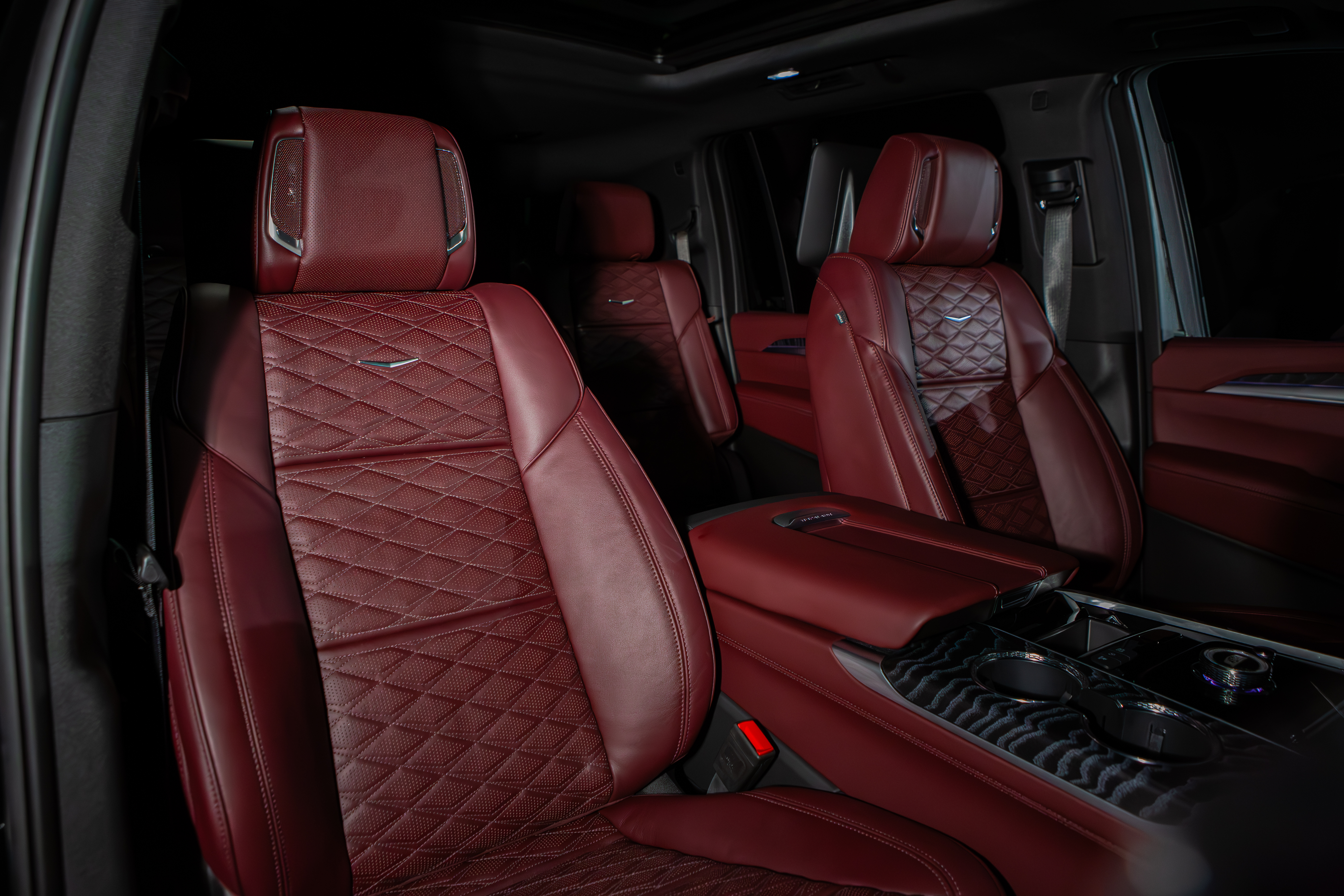 CADILLAC_ESCALADE_2025-18