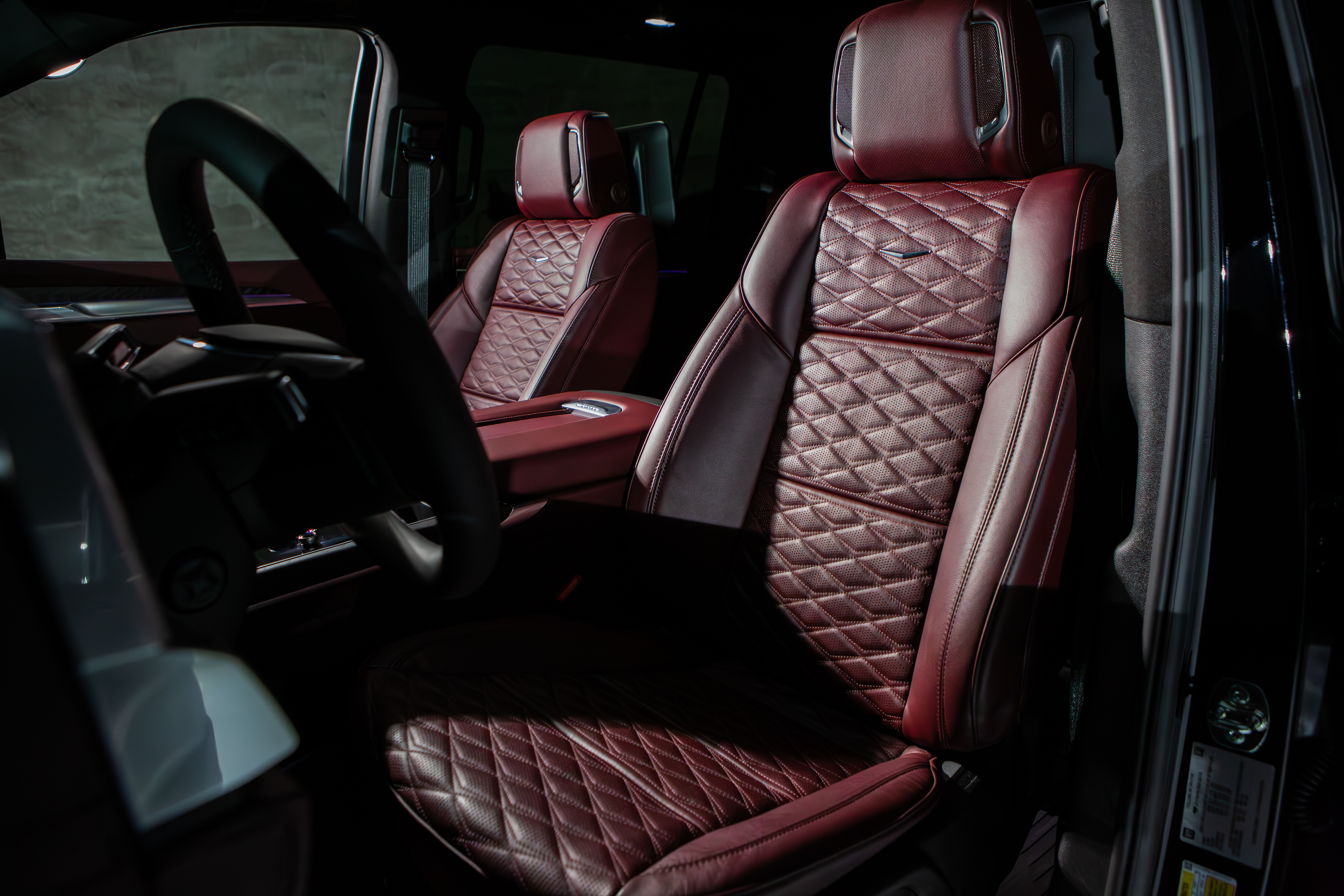 CADILLAC_ESCALADE_2025-20