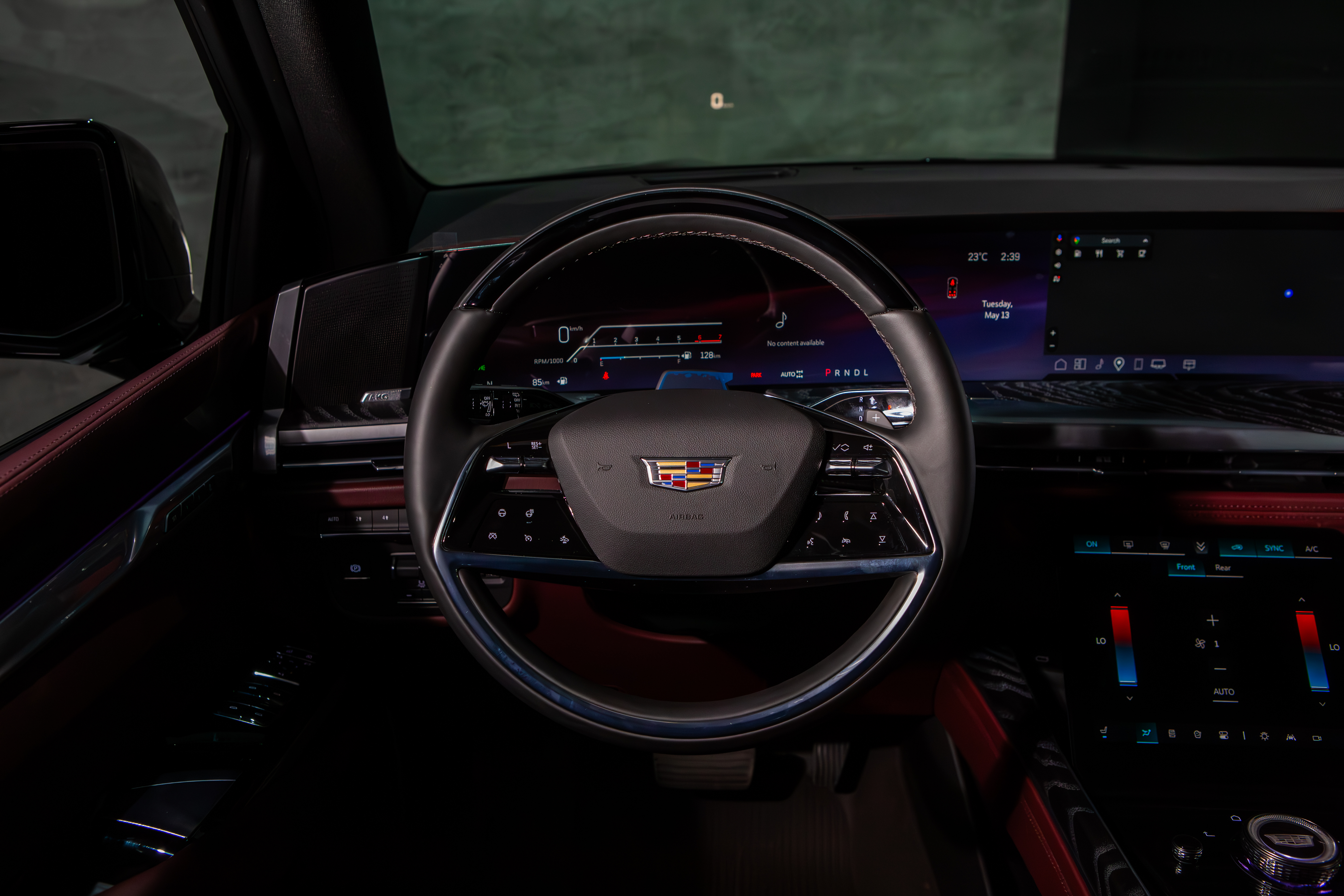 CADILLAC_ESCALADE_2025-28