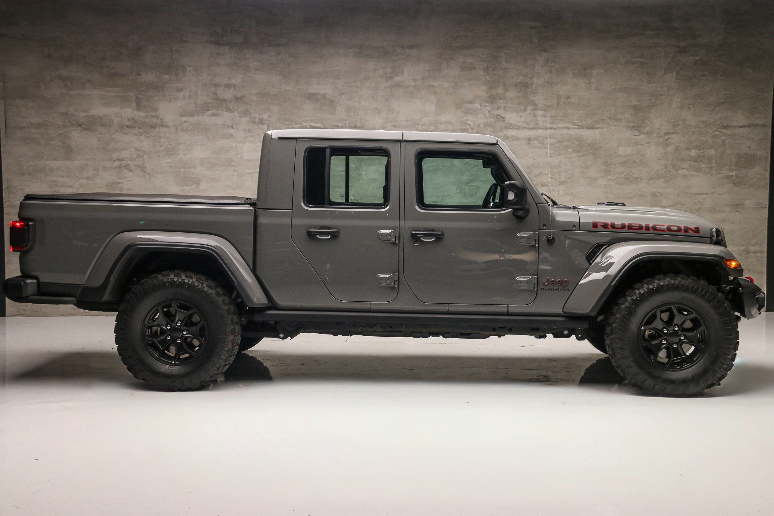 WhatsApp Image 2025-10-13 at 17.08.55