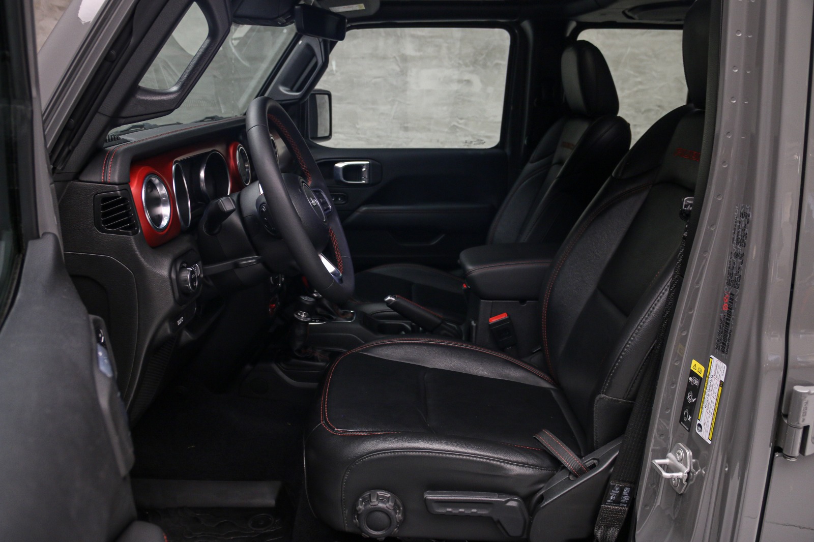 WhatsApp Image 2025-10-13 at 17.09.04