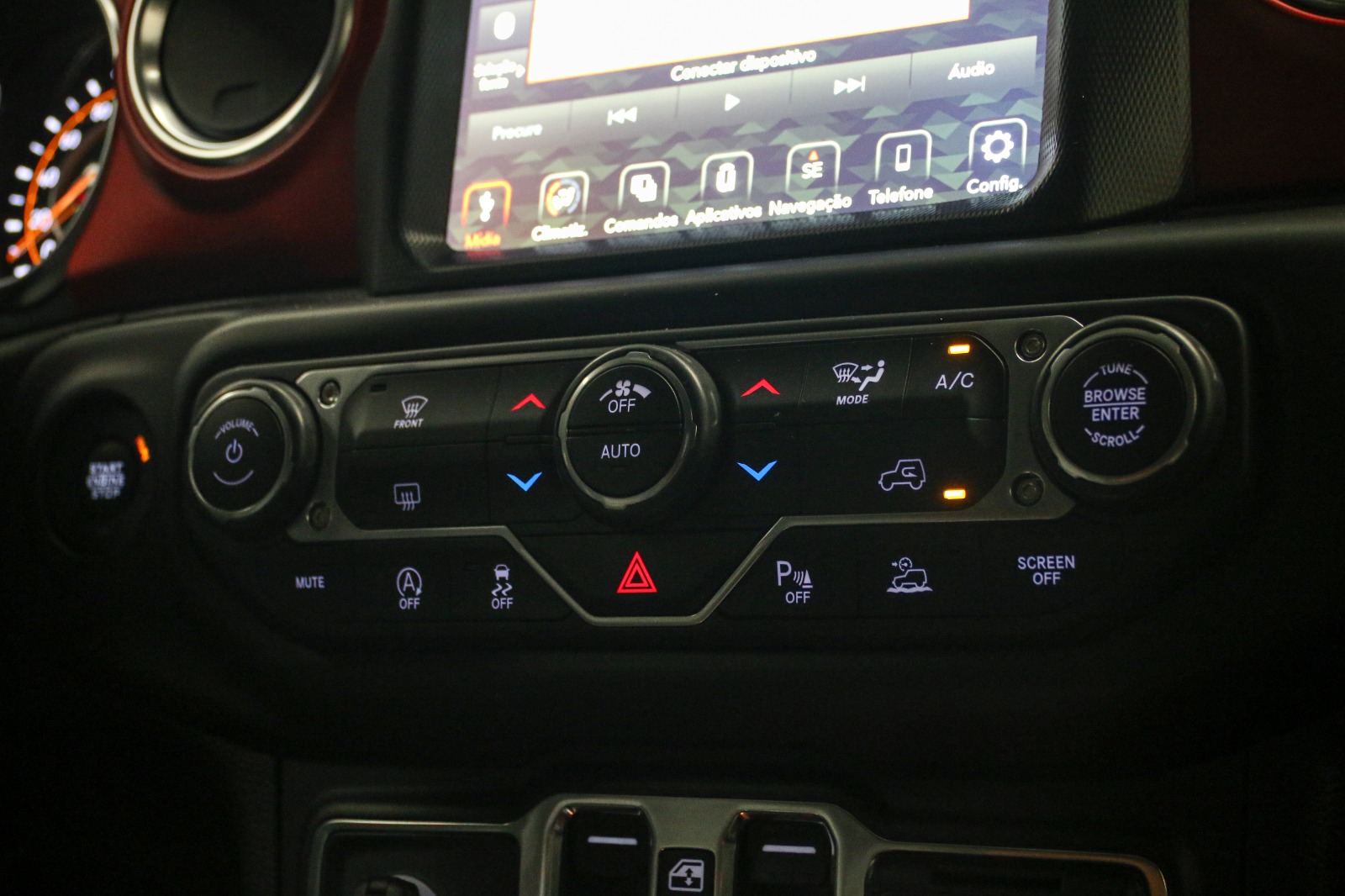 WhatsApp Image 2025-10-13 at 17.09.09