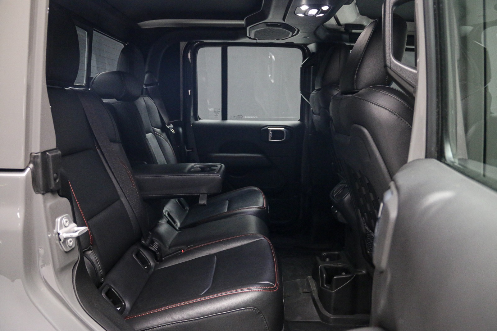 WhatsApp Image 2025-10-13 at 17.09.10 (1)