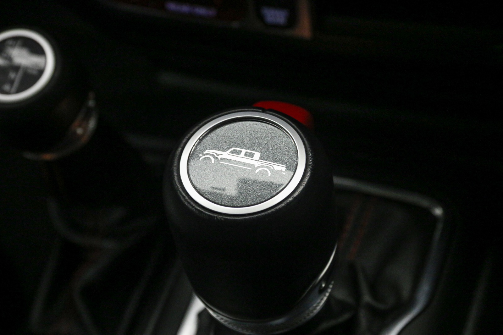 WhatsApp Image 2025-10-13 at 17.09.10