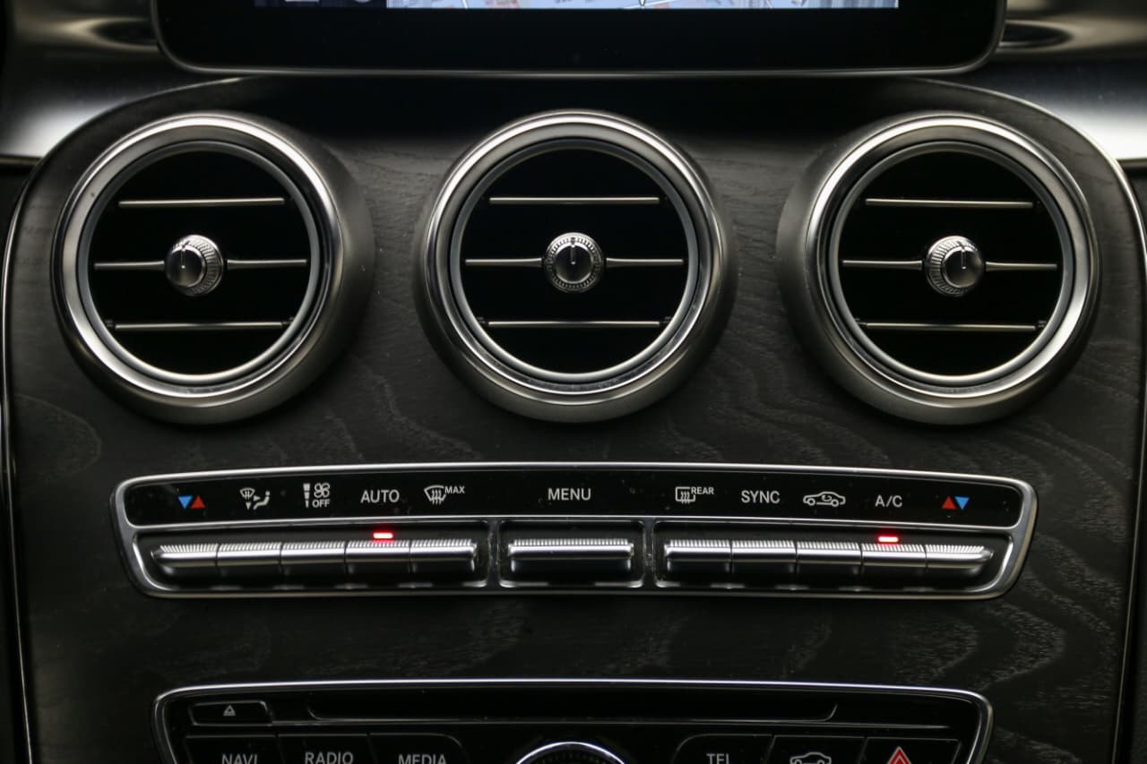 WhatsApp Image 2025-11-03 at 09.31.03