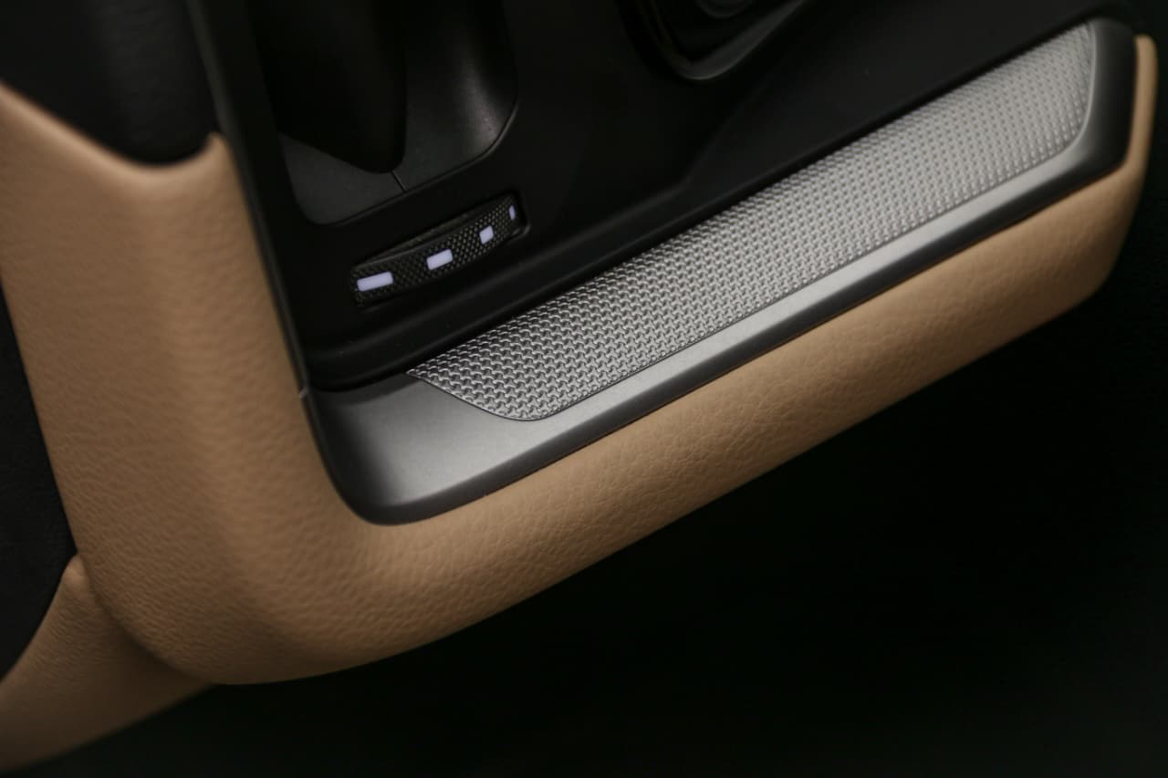 WhatsApp Image 2025-10-01 at 21.09.57 (1)