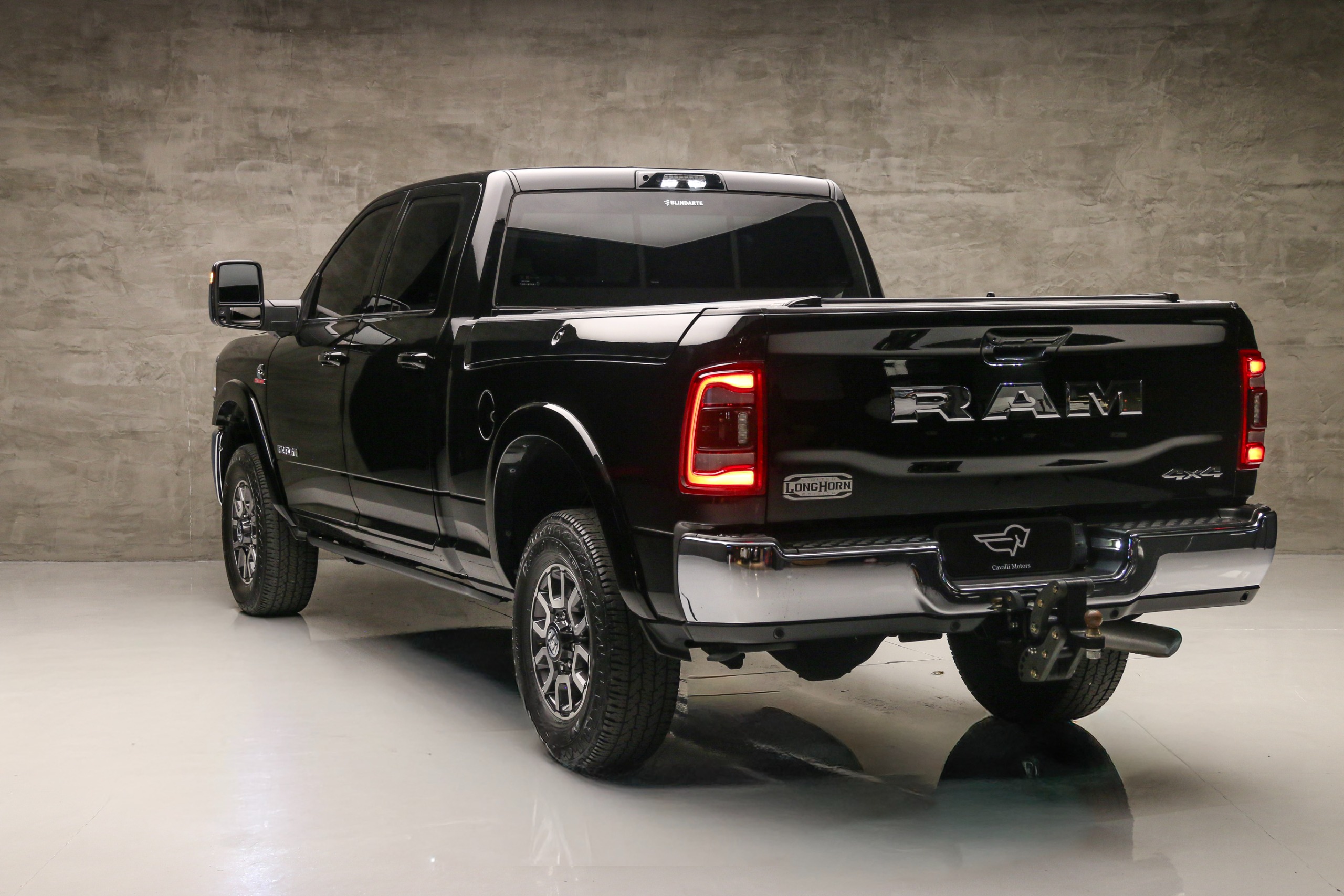 WhatsApp Image 2025-12-04 at 15.16.42 (2)