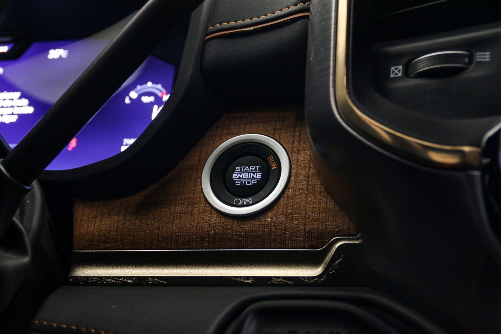 WhatsApp Image 2025-12-04 at 15.16.47 (2)