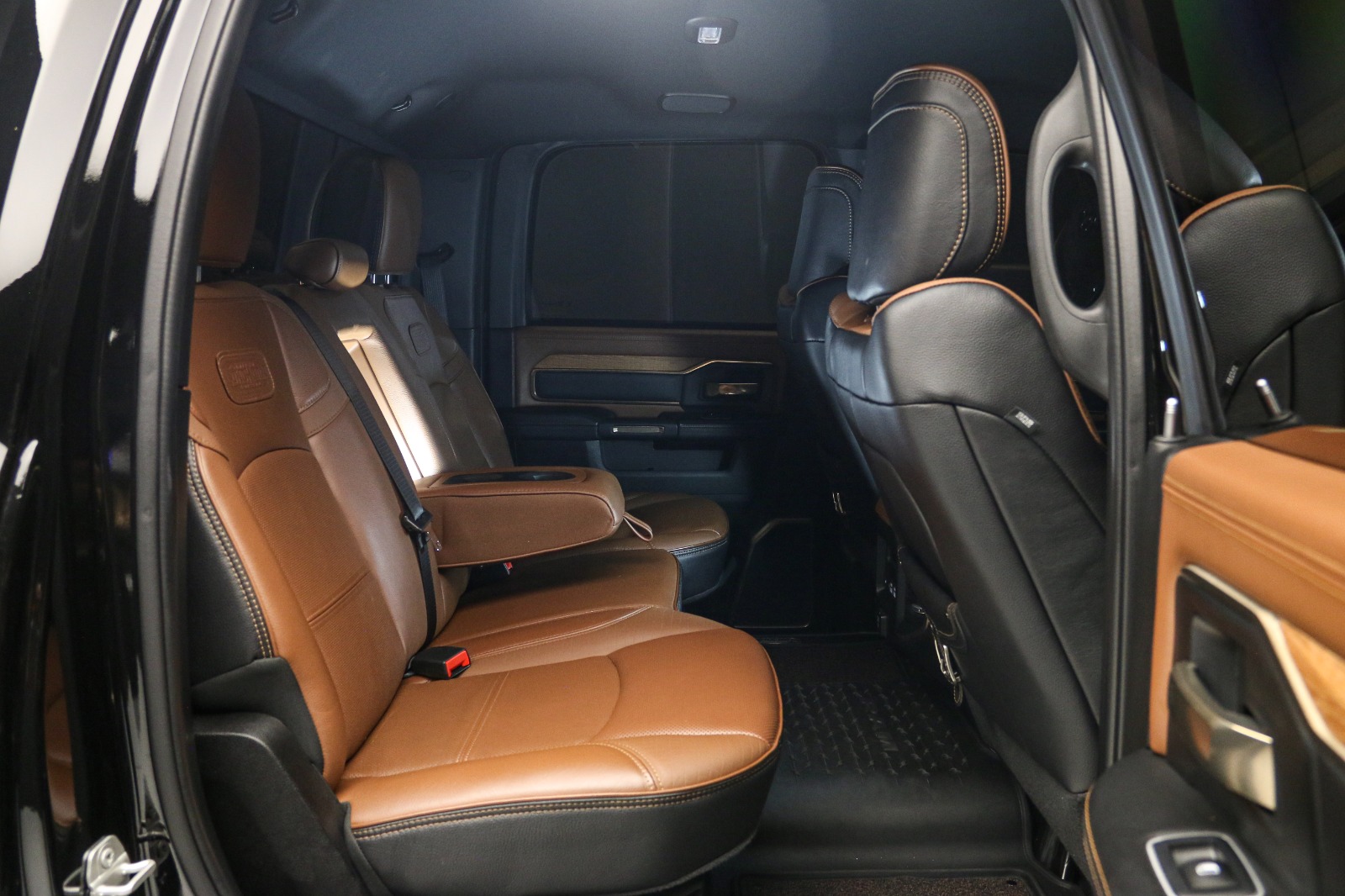 WhatsApp Image 2025-12-04 at 15.16.47 (3)