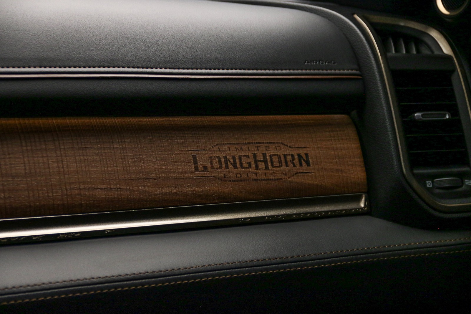 WhatsApp Image 2025-12-04 at 15.16.47